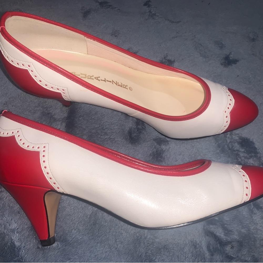 Vintage Naturalizer kitten heels